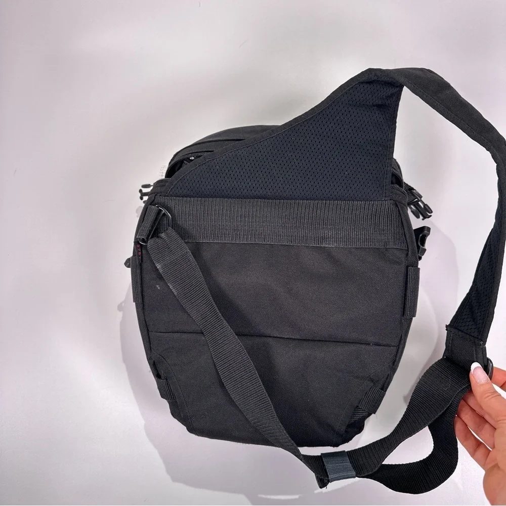 Tamrac Unisex DSLR Sling Camera Bag Black Gray Velocity